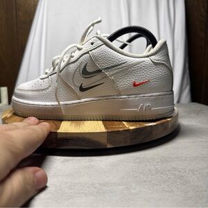 Nike Air Force 1 '07 multi -swoosh particle grey   Photon dust bright crimson